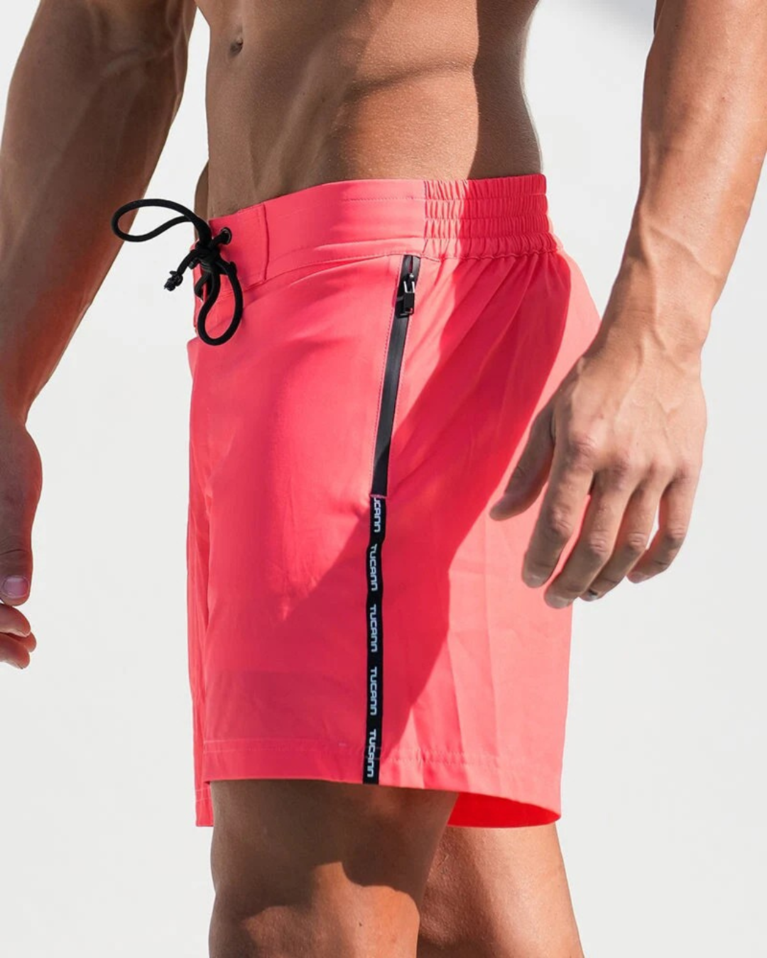 Bermudas de natação com forro resistente a riscos e cintura ajustável