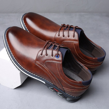 Sapatos de Couro Envernizado Lisos e Ortopédicos para Homem