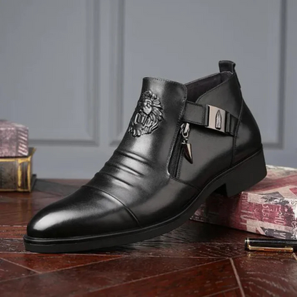 Botins em Pele Preta com Fecho de Correr Lateral para um Visual Arrojado e Sofisticado