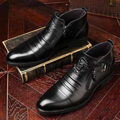 Botins em Pele Preta com Fecho de Correr Lateral para um Visual Arrojado e Sofisticado