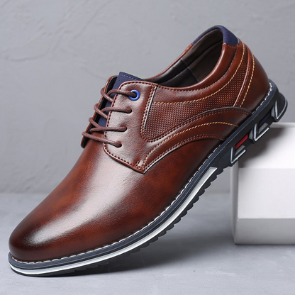 Sapatos de Couro Envernizado Lisos e Ortopédicos para Homem