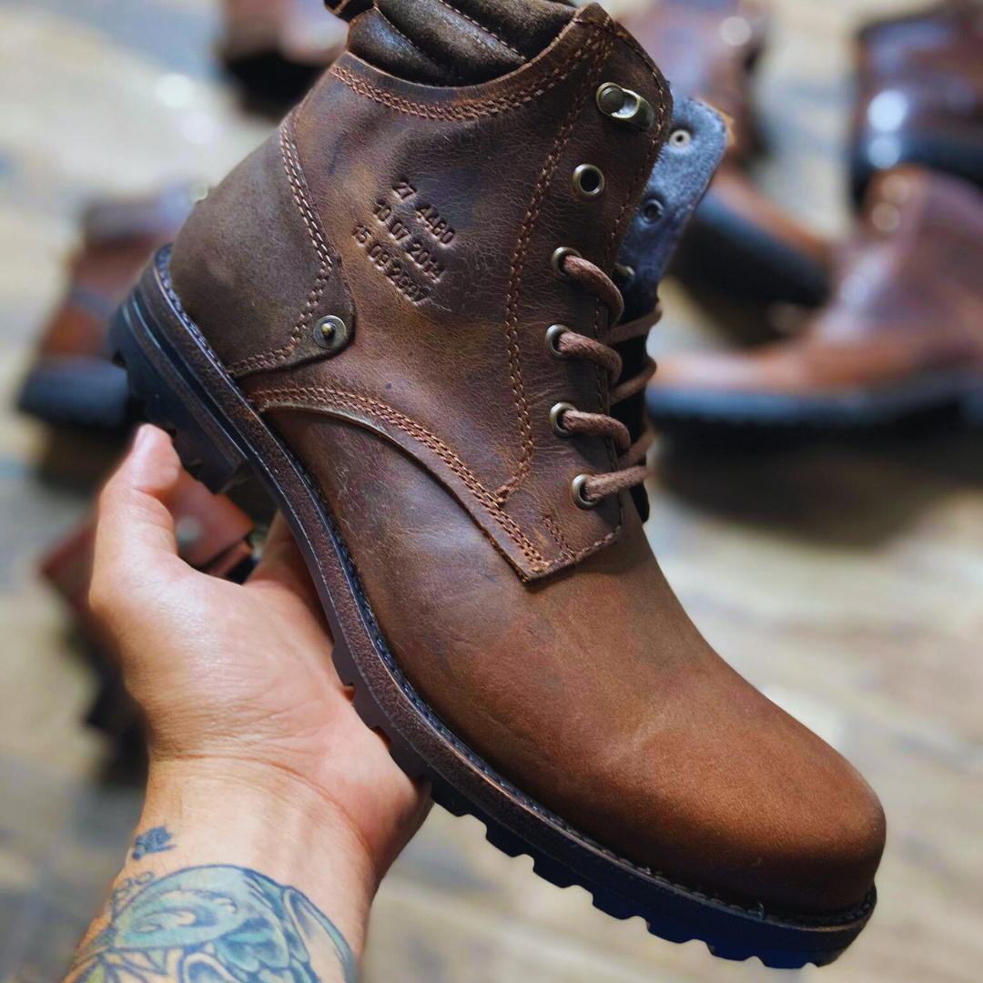 Botas vintage de couro para homem