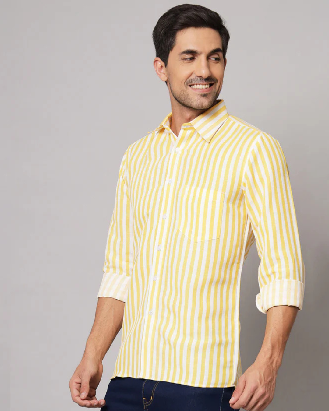 Camisa de manga comprida às riscas em tecido de linho