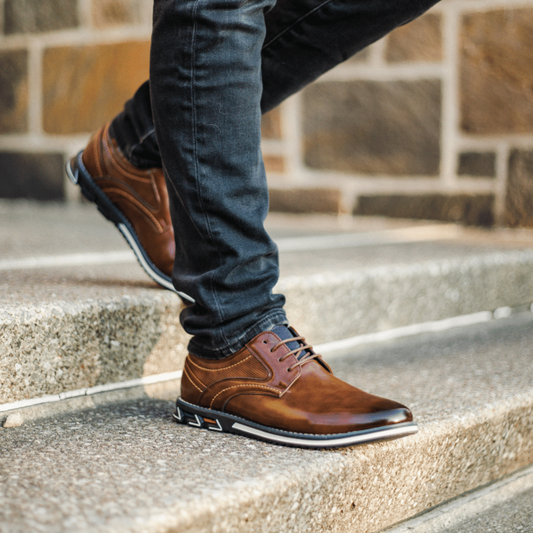 Sapatos de Couro Envernizado Lisos e Ortopédicos para Homem