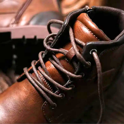 Botas de Couro Vintage com Sola Antiderrapante e Design Robusto