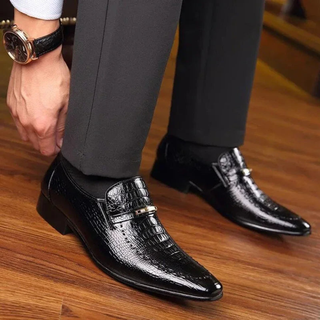 Mocassins Masculinos em Couro com Textura Rugosa