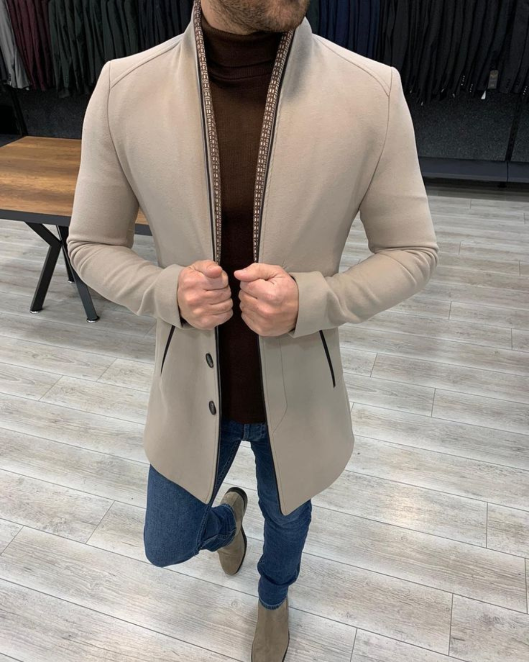 Casaco com um design moderno e um acabamento elegante para homem
